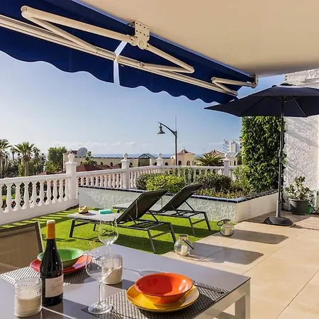 The Daisies - Sunny, Modern 2 Bedroom 아칸티라도