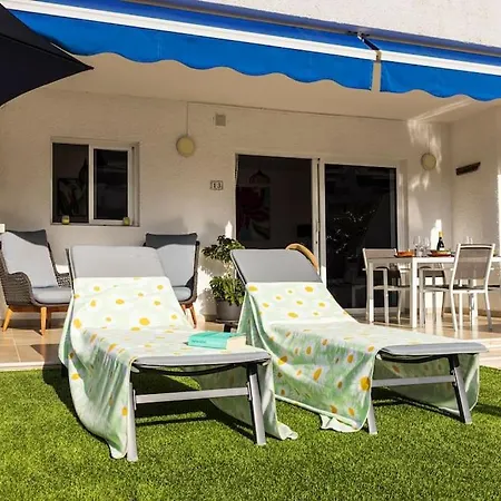 아파트 The Daisies - Sunny, Modern 2 Bedroom 아칸티라도