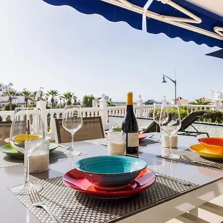 The Daisies - Sunny, Modern 2 Bedroom 아파트 *