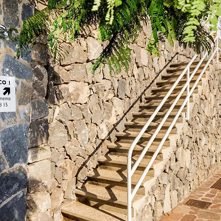 아파트 The Daisies - Sunny, Modern 2 Bedroom 아칸티라도